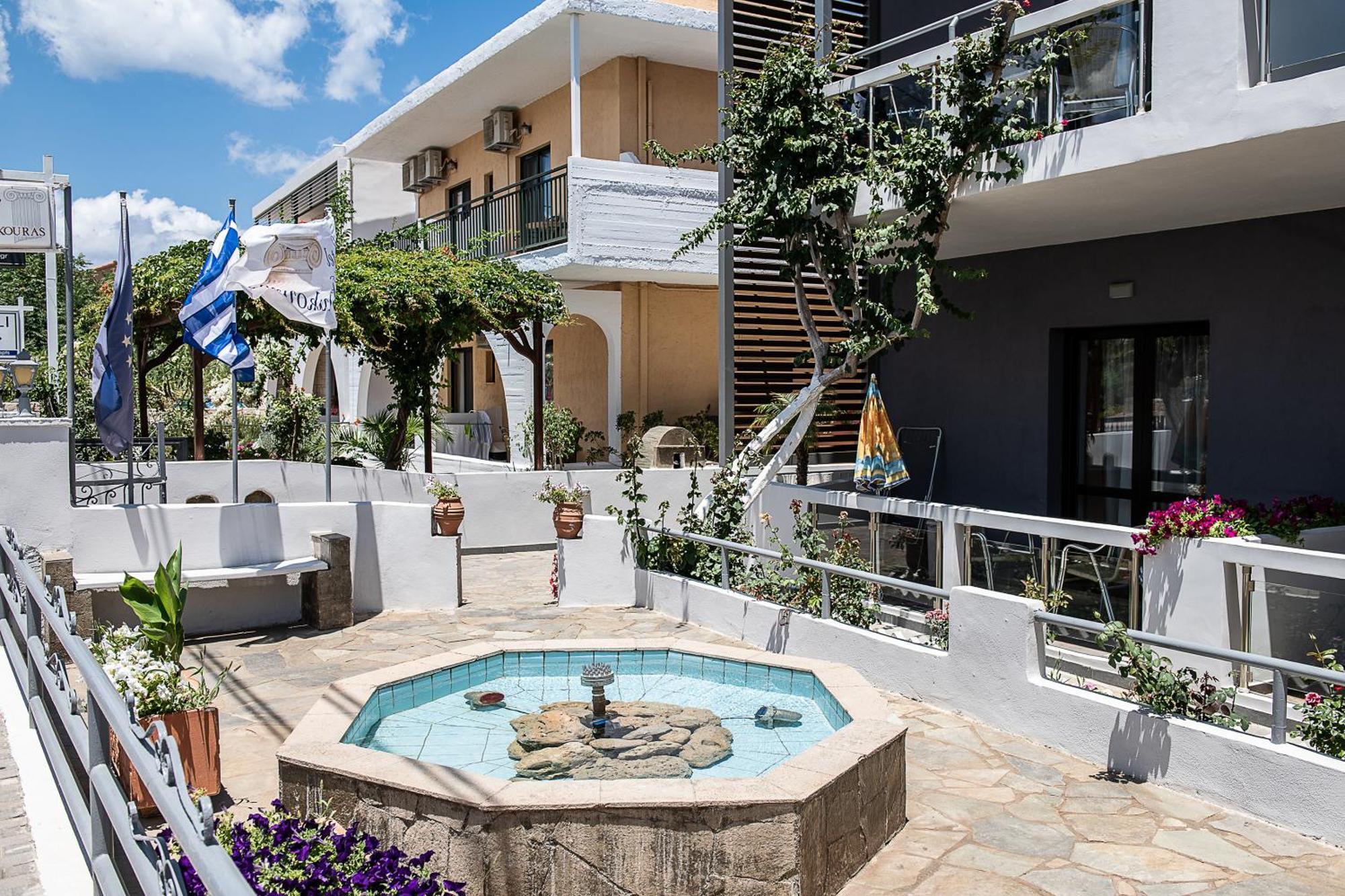 Lia Beachfront Apartments Stalos Ngoại thất bức ảnh