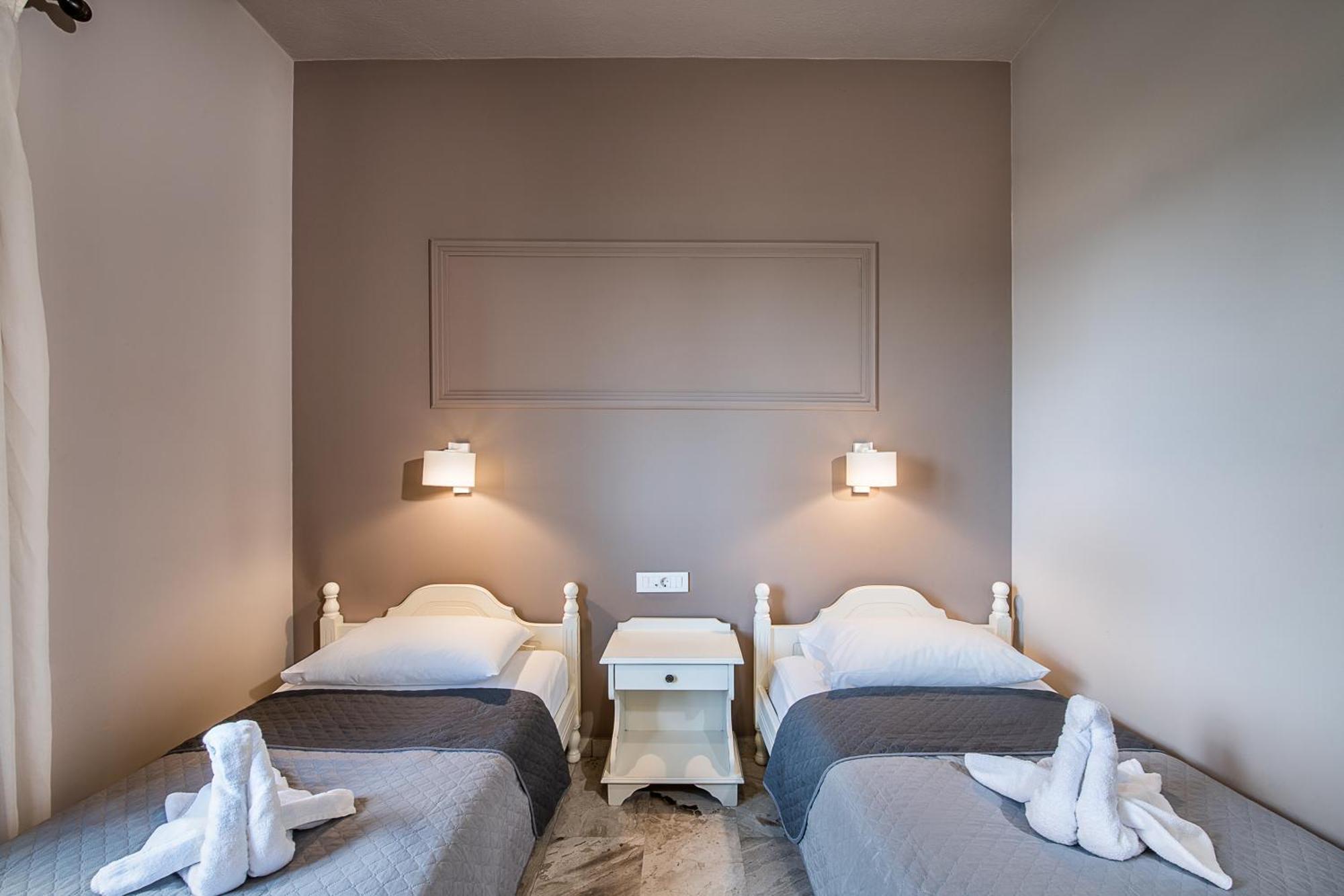 Lia Beachfront Apartments Stalos Ngoại thất bức ảnh