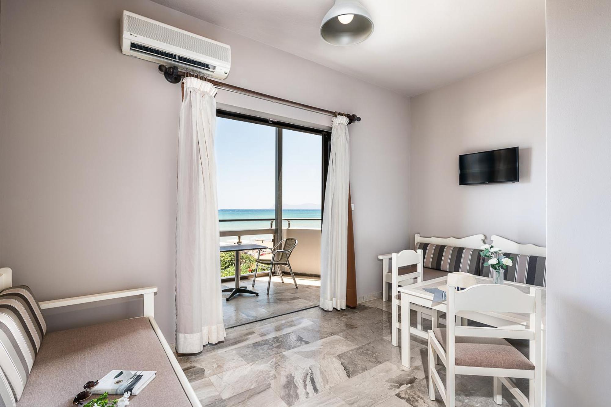 Lia Beachfront Apartments Stalos Ngoại thất bức ảnh