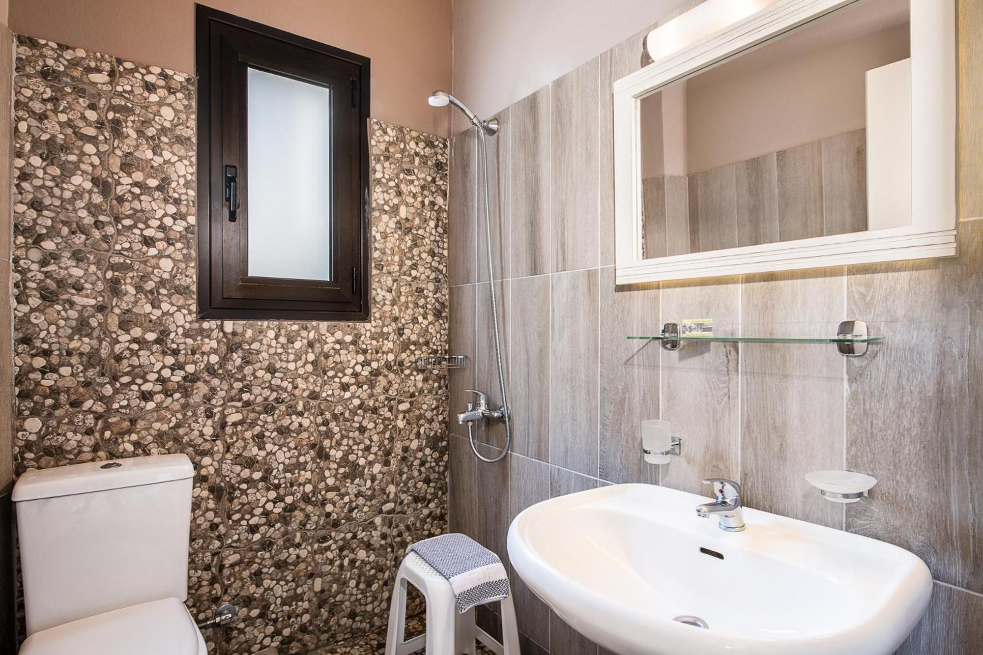 Lia Beachfront Apartments Stalos Ngoại thất bức ảnh