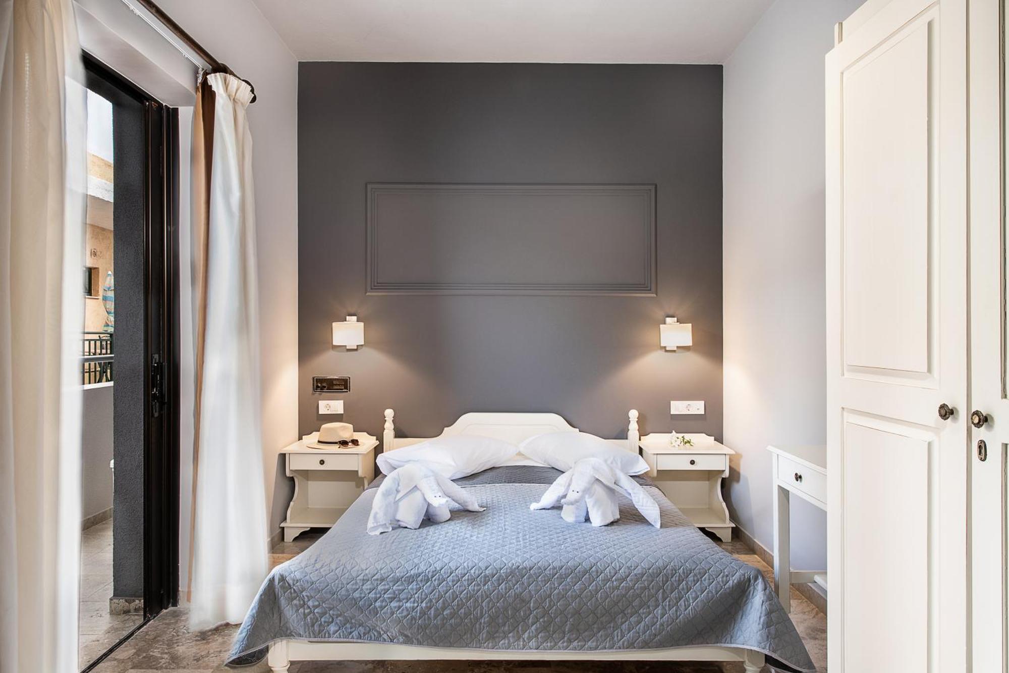 Lia Beachfront Apartments Stalos Ngoại thất bức ảnh