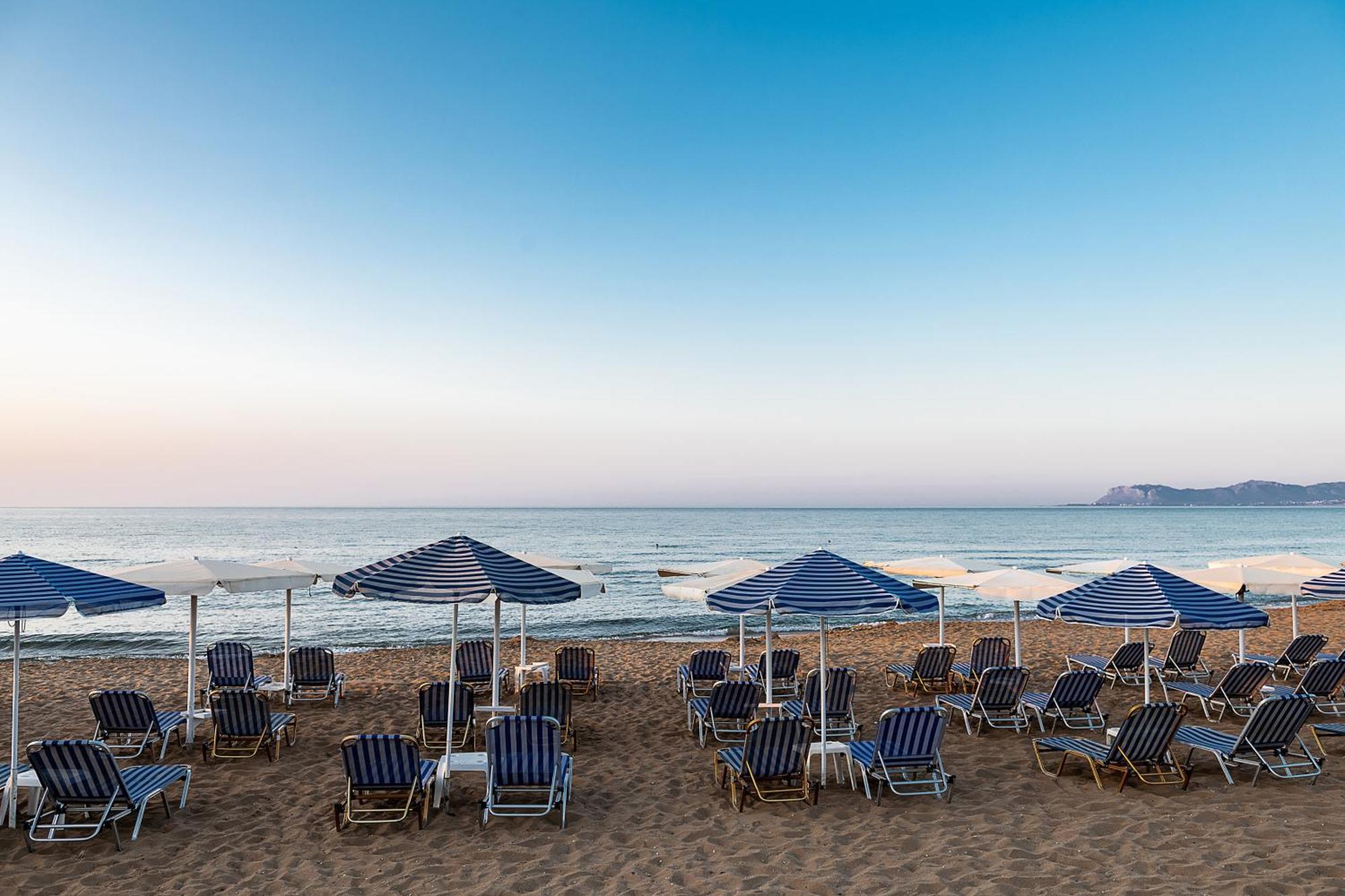 Lia Beachfront Apartments Stalos Ngoại thất bức ảnh