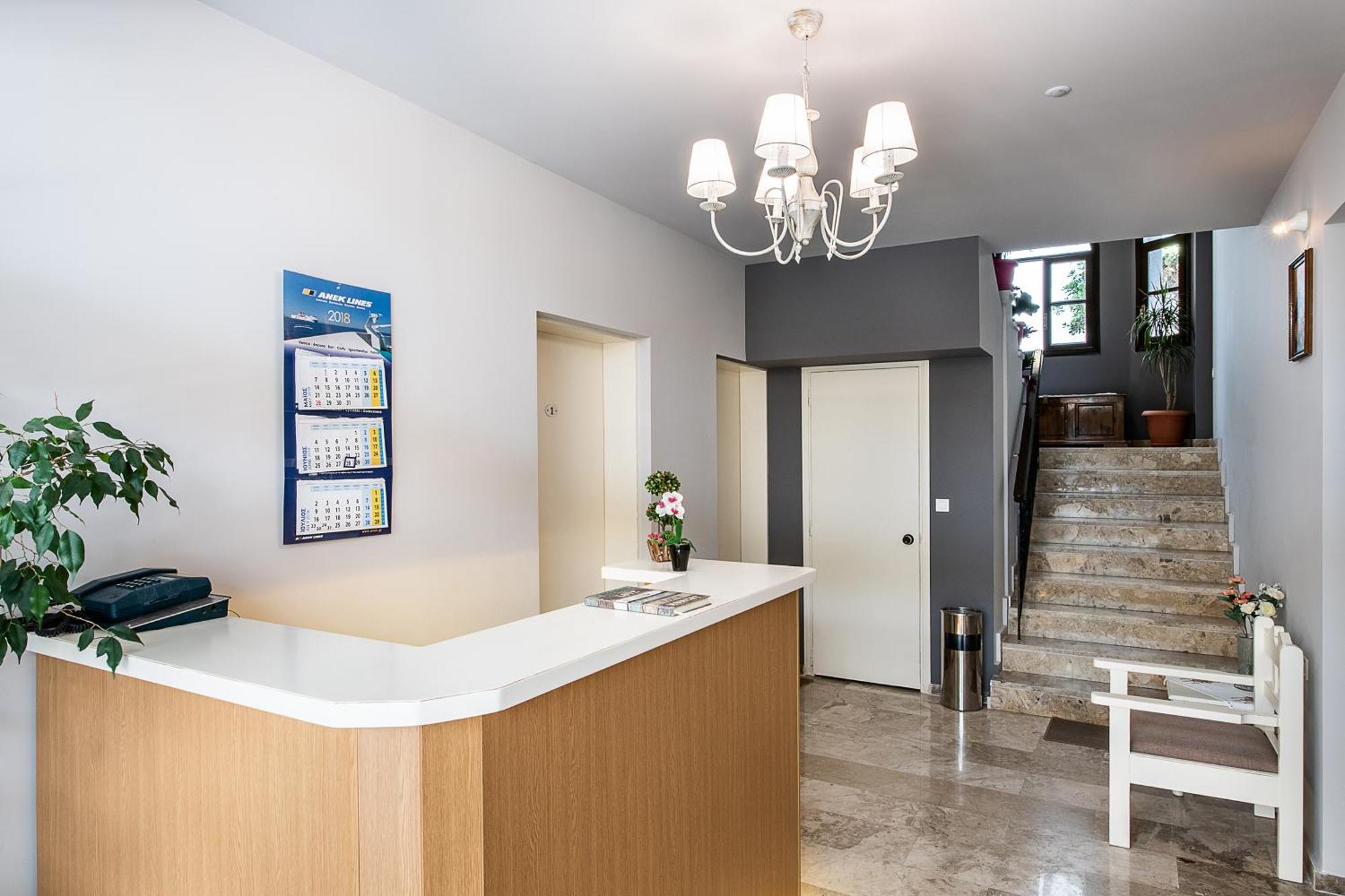 Lia Beachfront Apartments Stalos Ngoại thất bức ảnh